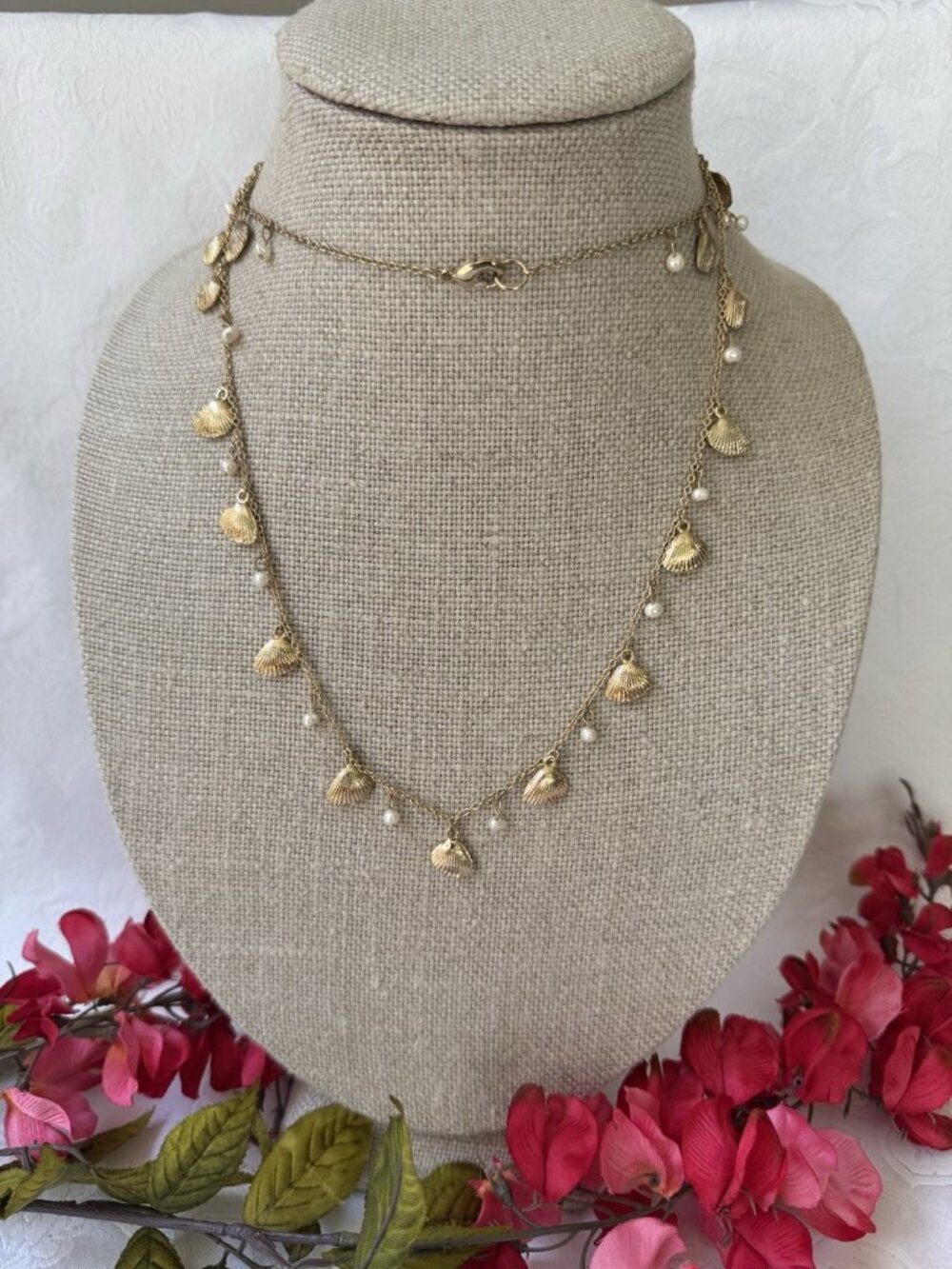 Tommy Bahama Dainty 36" Station Fan Shell Pearl Charm Gold Tone Necklace NEW